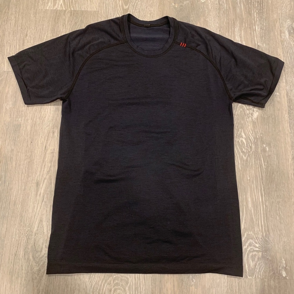 lululemon Mens Medium Navy Blue Shirt
